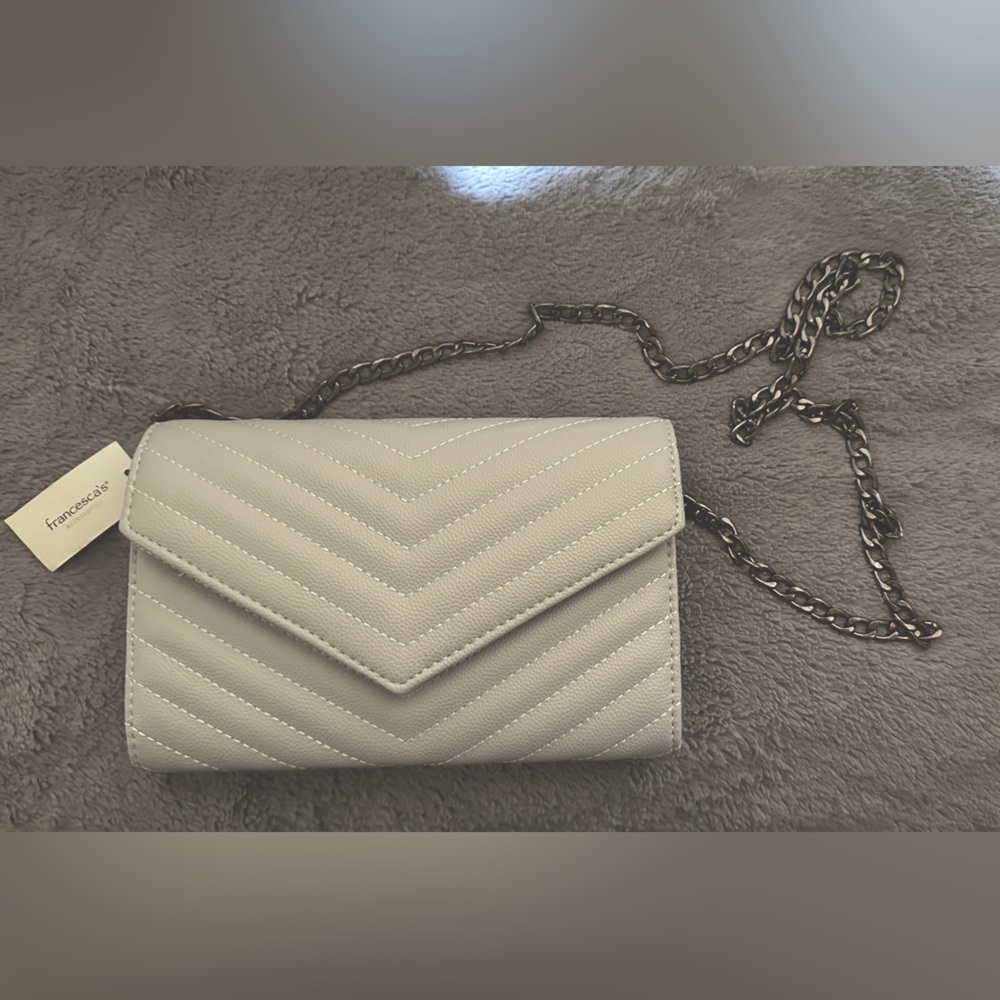 Francesca's Collections Quilted Chevron Chain Crossbody Bag in Light Gray
